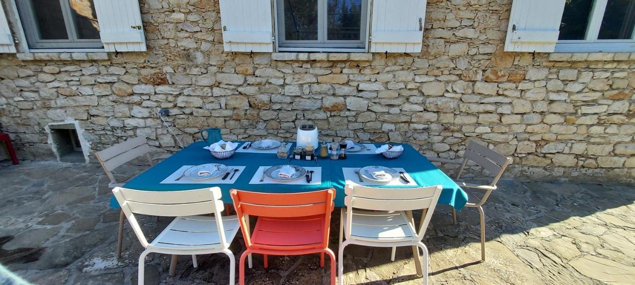 Les Pierres De Cezaire Saint-Cézaire-sur-Siagne Exterior foto