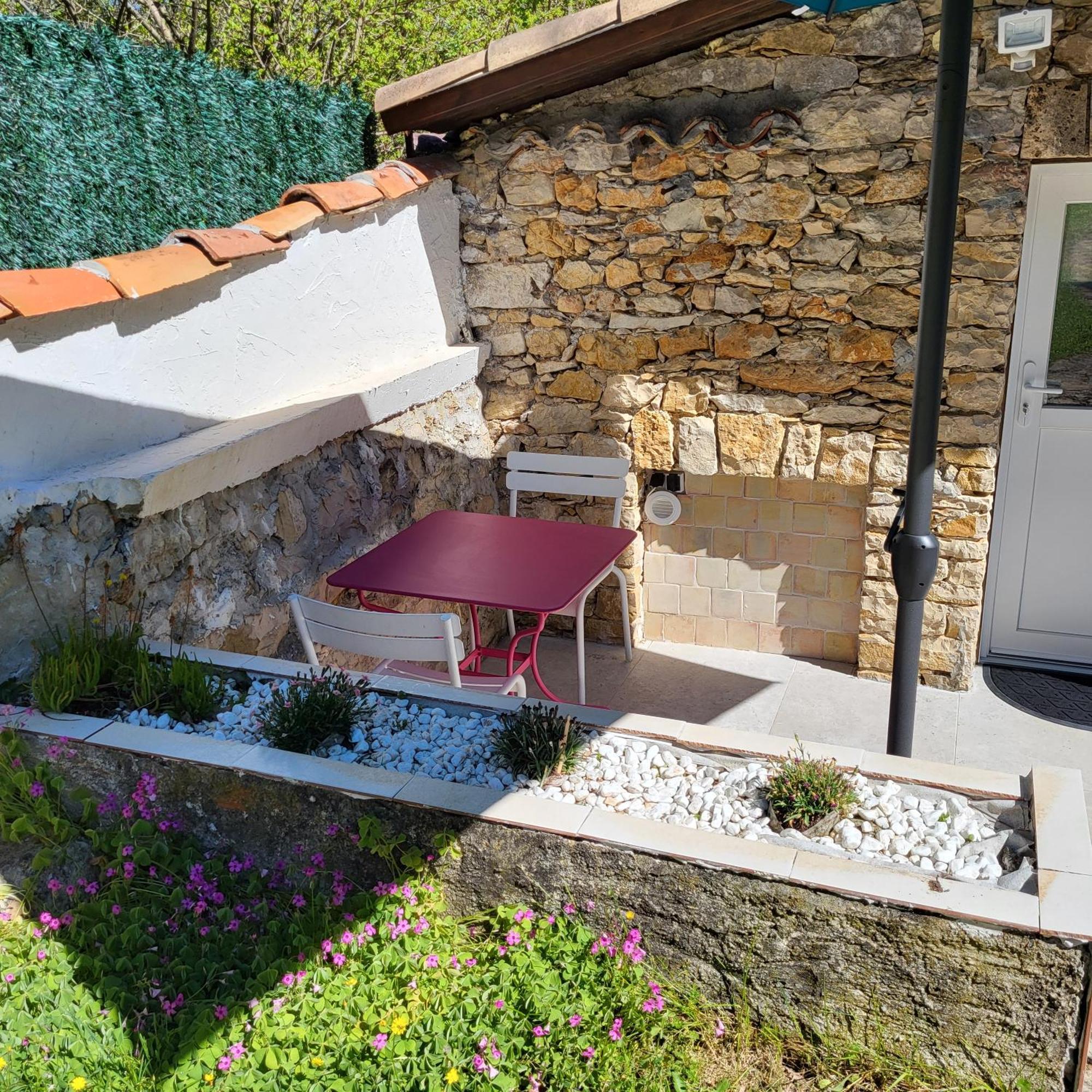Les Pierres De Cezaire Saint-Cézaire-sur-Siagne Exterior foto